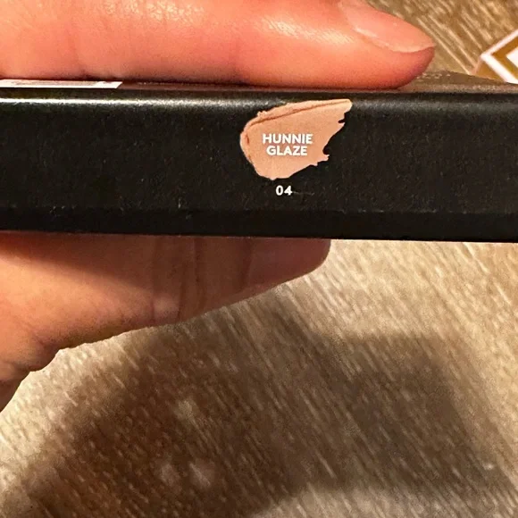 2 /$10NEW SEALED Fenty Beauty Cheeks Out Freestyle Cream Bronzer-HUNNIE GLAZE 04 - Picture 2 of 4